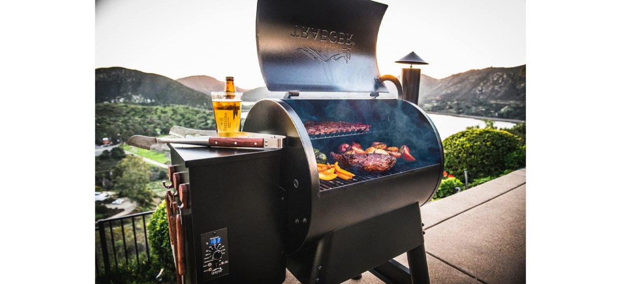 Traeger Grills Pro Series 22 Electric Wood Pellet Grill and Smoker
