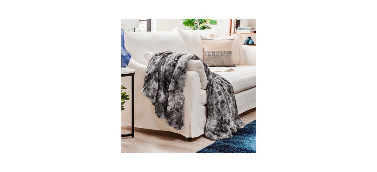 Chanasya Faux Fur Throw Blanket Chanasya Faux Fur Throw Blanket