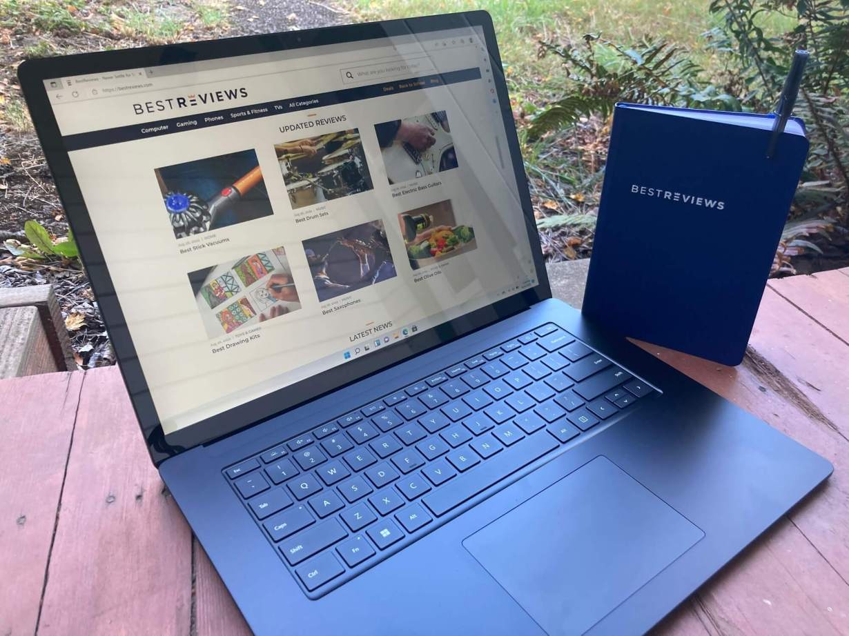 Microsoft Surface 4 - Best 15-inch laptop