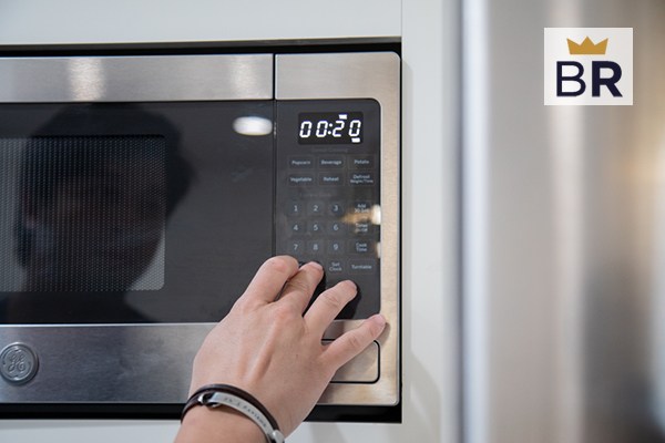 The Best Dorm Microwave Options For Students This Year