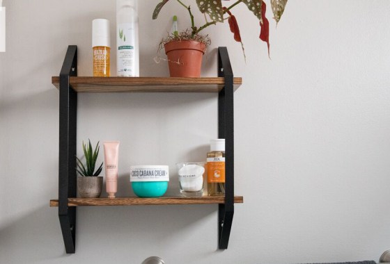 Best wooden bathroom shelf