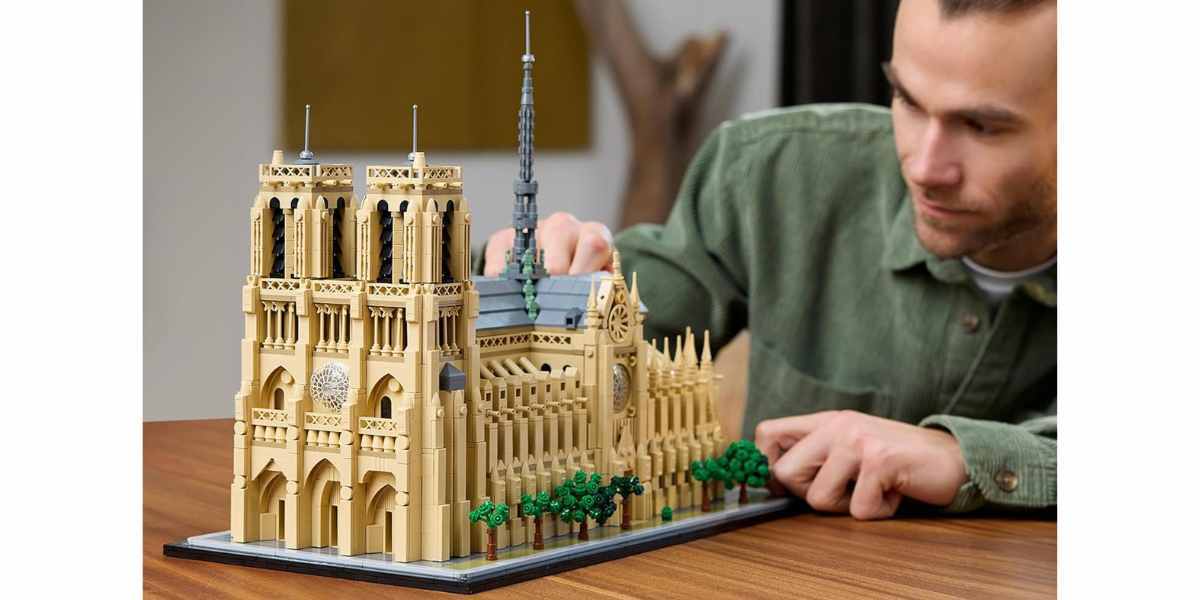 LEGO Architecture Notre-Dame de Paris Replica, Architectural Model Kit