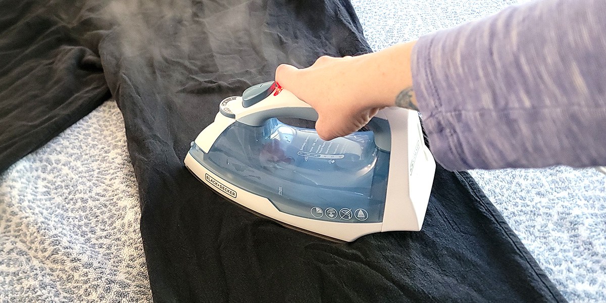 BLACK+DECKER Easy Steam Compact Iron