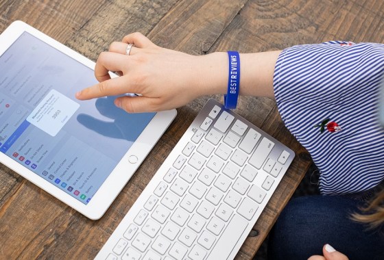 How to connect an iPad to a TV