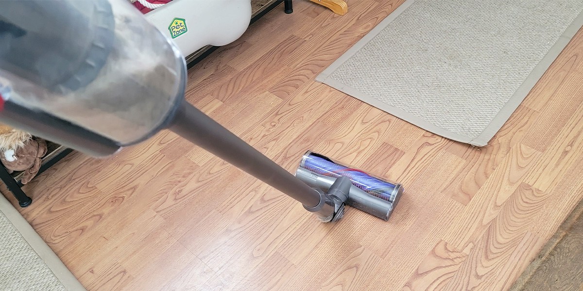 Dyson V11 Extra cleaning hard flooring