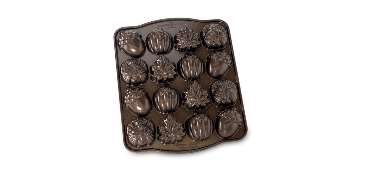 Nordic Ware Seasonal Collection Autumn Cakelette Pan 