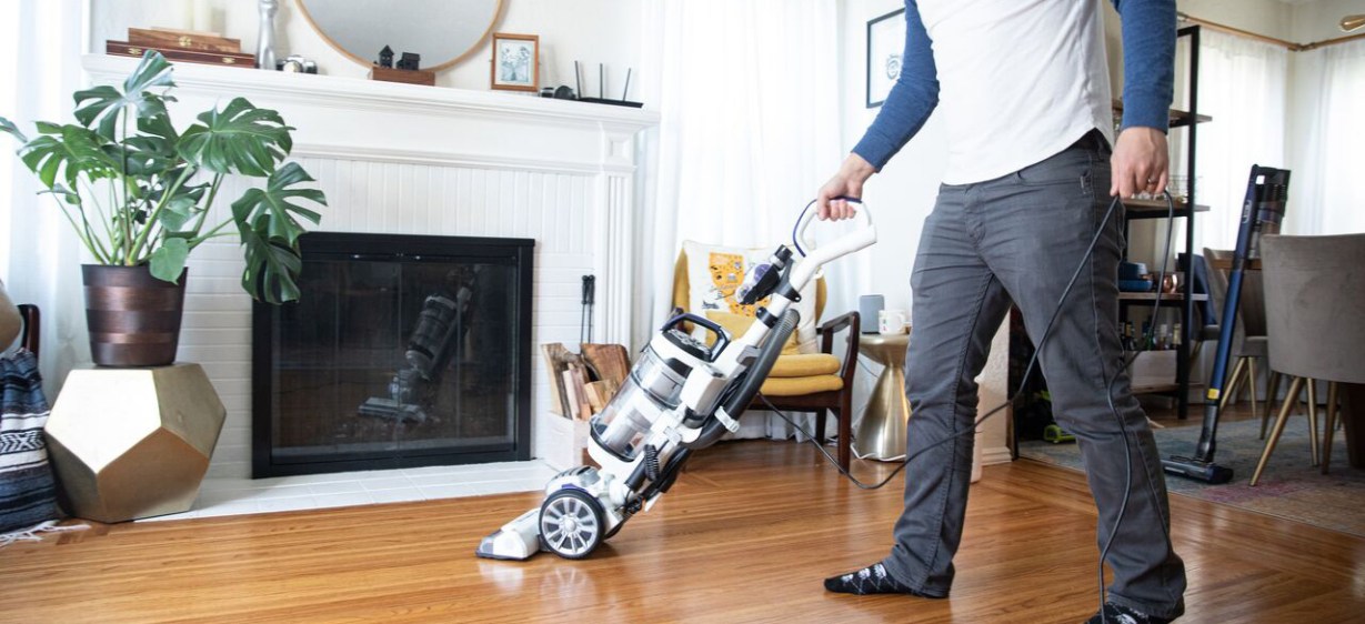 Eureka FloorRover Elite Upright Vacuum Eureka FloorRover Elite Upright Vacuum
